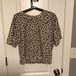 Socialite | cheetah print short sleeve